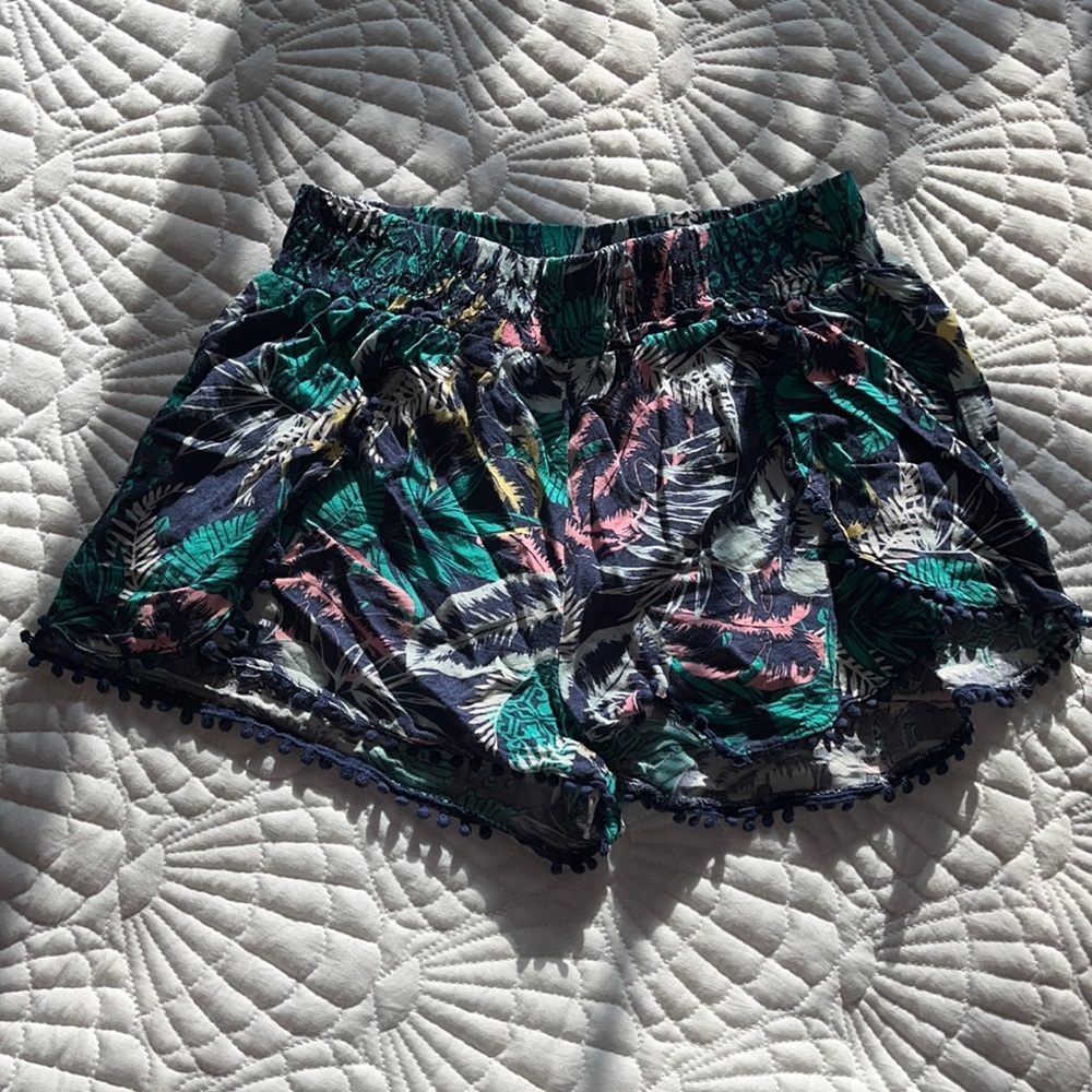 Palm leaf shorts blue